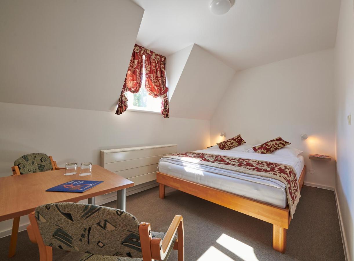 Hotel Mezni Louka Hřensko Exteriör bild